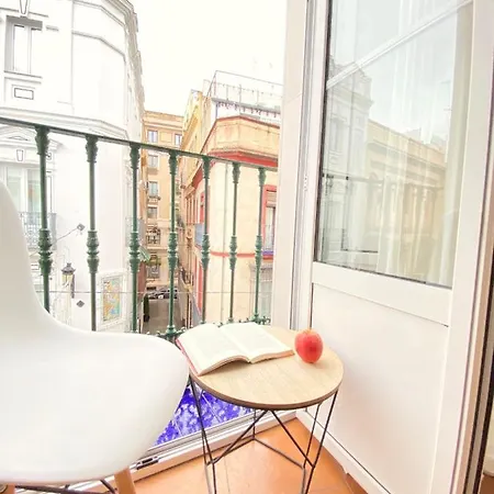 Comfortable Old Town, Parking Optional