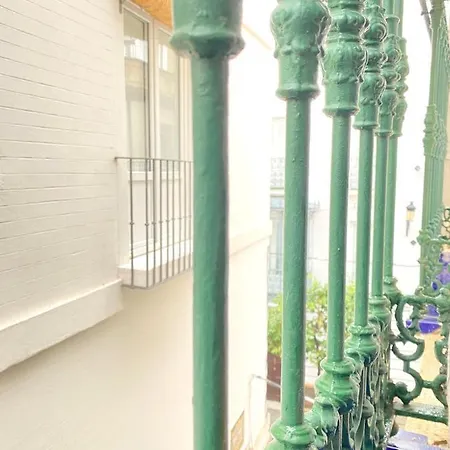 Comfortable Old Town, Parking Optional Apartment Seville