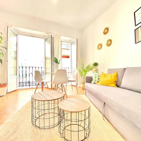 Comfortable Old Town, Parking Optional Apartment Seville
