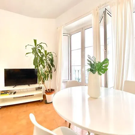Comfortable Old Town, Parking Optional Apartment Seville