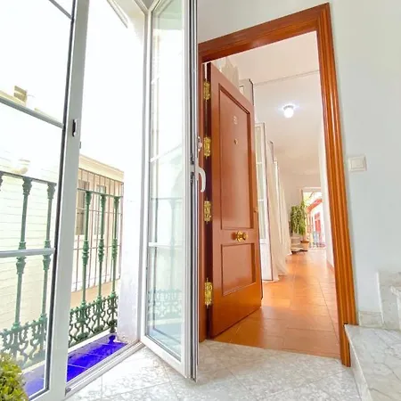 Apartment Comfortable Old Town, Parking Optional *
