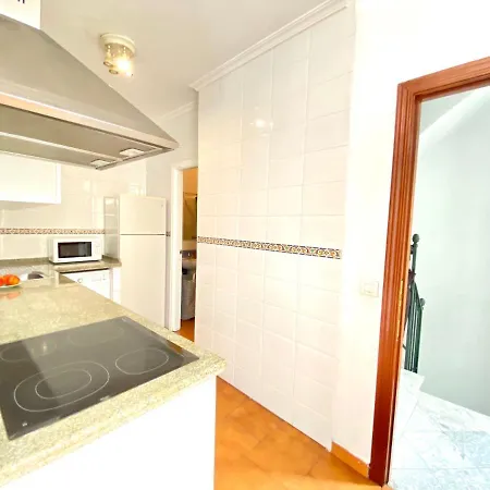 Comfortable Old Town, Parking Optional Apartment