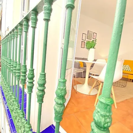 Comfortable Old Town, Parking Optional Seville