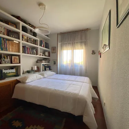 Acogedor Piso Con Parking Santa Justa *