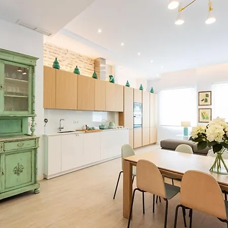 Espectacular Casa De 6 Dormitorios, 7 Banos Y 2 Terrazas Siviglia