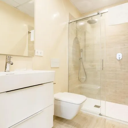 Espectacular Casa De 6 Dormitorios, 7 Banos Y 2 Terrazas Siviglia