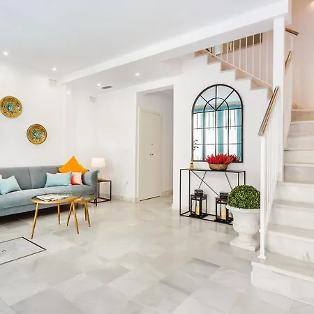 Espectacular Casa De 6 Dormitorios, 7 Banos Y 2 Terrazas * Siviglia