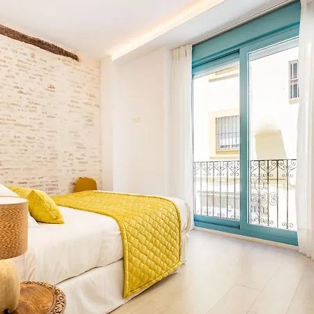 Espectacular Casa De 6 Dormitorios, 7 Banos Y 2 Terrazas Siviglia