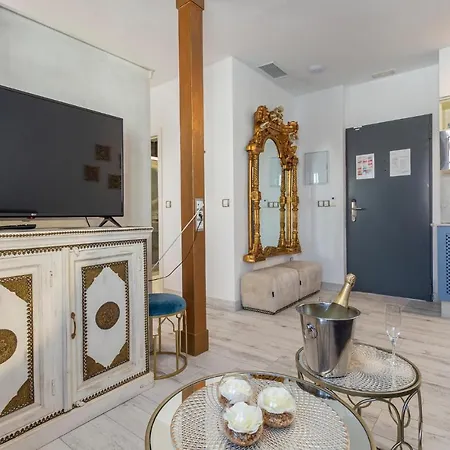 Lovely In With Kitchen * Seville