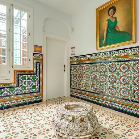1 Bedroom Awesome In Apartment Seville