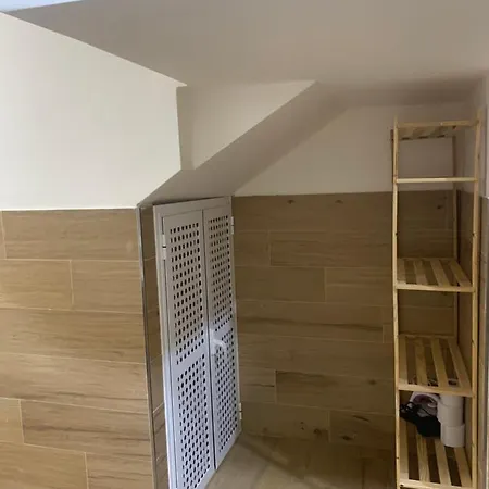 Hercules Apartment