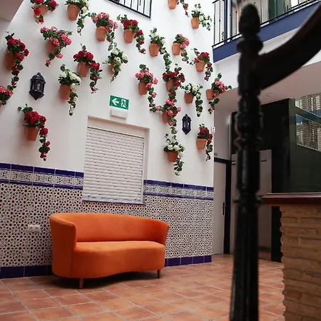 Noches En Triana Hotel 2*