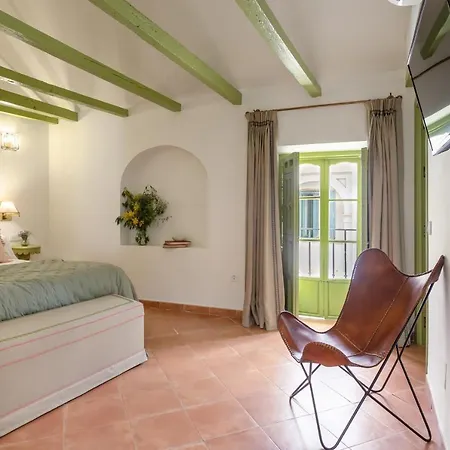 Nuea Giralda Hotel 2*