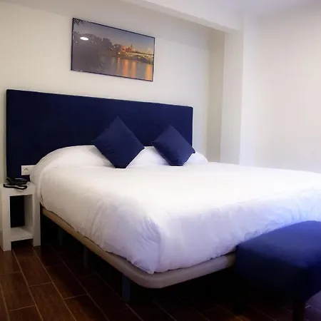 Hotel Noches En Triana 2*