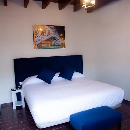 Noches En Triana Hotel