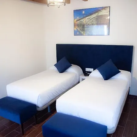Hotel Noches En Triana