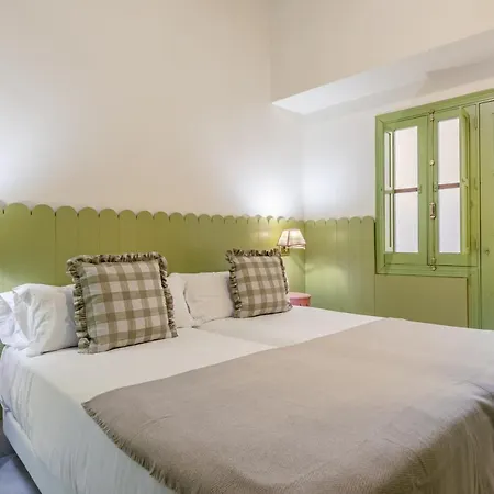 Hotel Nuea Giralda 2*