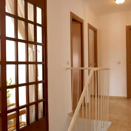 Casa Soleada En Calle Tranquila Holiday home