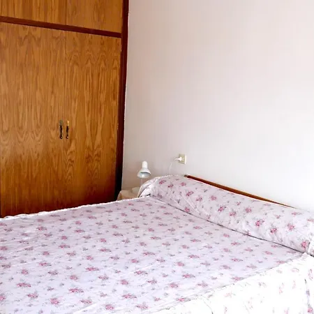 Casa Soleada En Calle Tranquila