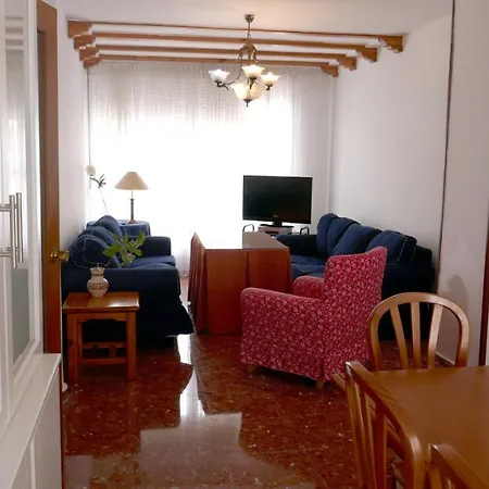 Casa Soleada En Calle Tranquila