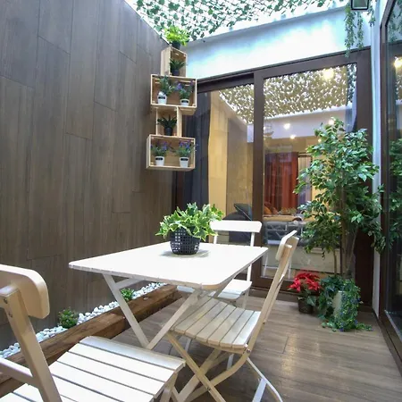 Rentalsevilla Cool & Design Apartment *