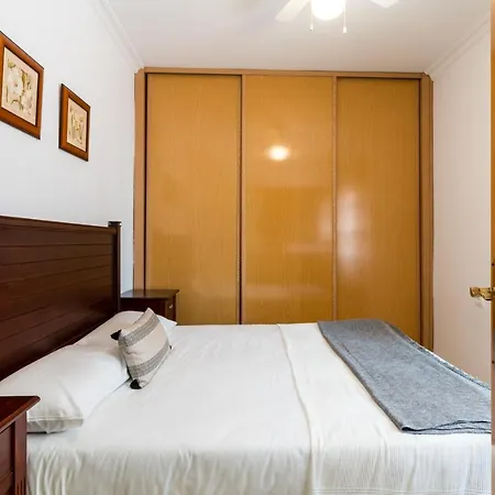 Holi-rent Salado Apartment Seville