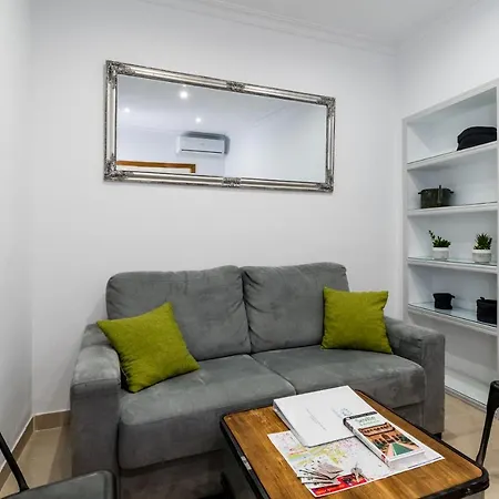 Holi-rent Salado Apartment Seville