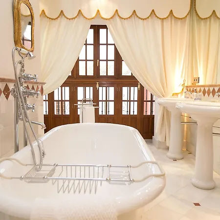 Ateneo Hotel 4*