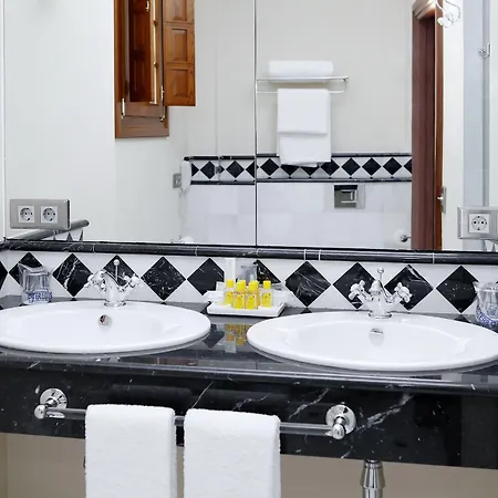 Ateneo Hotel 4*