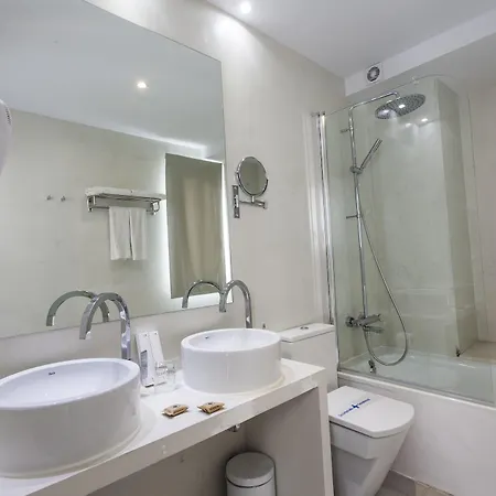 Hotel Boutique Elvira Plaza 3*
