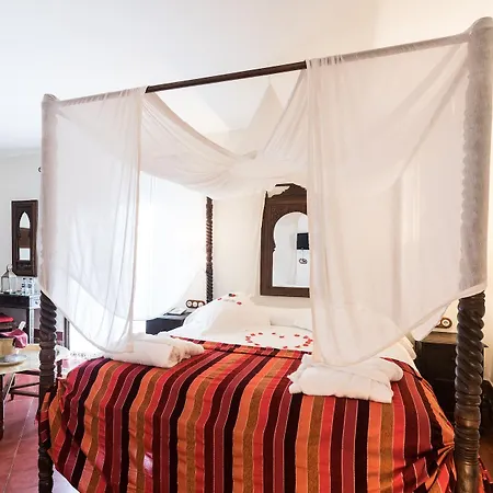 Hotel Alcoba Del Rey De 3*
