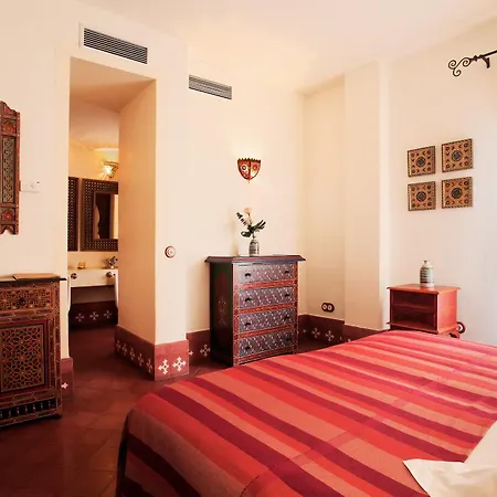 Alcoba Del Rey De Sevilla