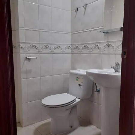 펜션 Casa Independiente En Nervion Junto A Parada Del Metro