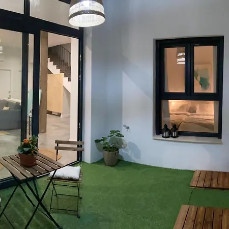 Acogedor En Semisotano Con Patio Y Cerca De La Plaza De Espana Apartment Seville