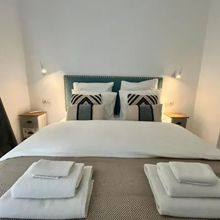 Ad1b Arenal 3br Apartment, 250 Mtrs From Cathedral *
