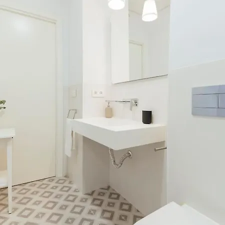 O&l Punonrostro Bright Minimalist Apartment