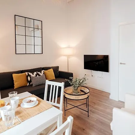 O&l Punonrostro Bright Minimalist Apartment Seville