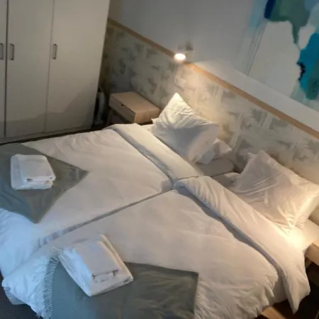 Apartment Acogedor En Semisotano Con Patio Y Cerca De La Plaza De Espana