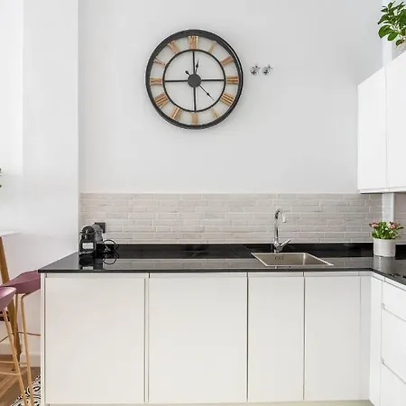 Behouse Macarena Apartment
