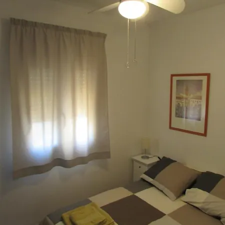 Apartment Lopez De Gomara 57 *