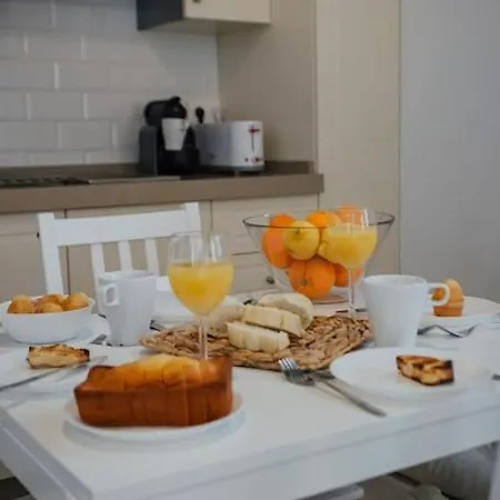 Komodo Gran Poder - Penthouse With Private Pool And Cozy Twin Bedroom Apartment Seville