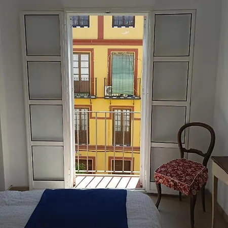 Casco Antiguo Exterior Unico En Segunda Planta En Un Edificio De De Dos Plantas * Seville