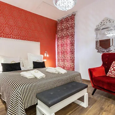 Apartment Cozy In With Kitchen Seville