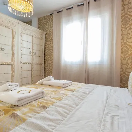 Apartment Lovely In With Kitchen Seville