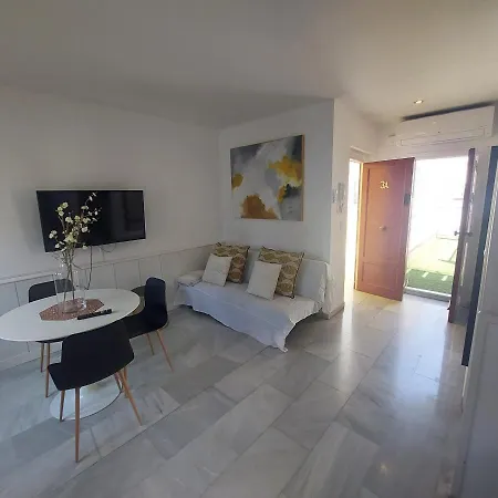 Complete Studio With Terrace - 1bth- La Giralda Appartamento