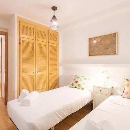 Apartment Goles Courtyard With Parking By Valcambre Seville