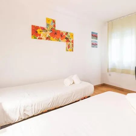 Goles Courtyard With Parking By Valcambre Apartment Seville