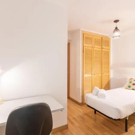 Goles Courtyard With Parking By Valcambre Apartment