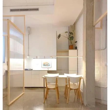 Casa Entera E Independiente Con Parking En Pleno Centro De *