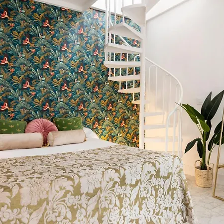 Monkeys Luxury Penthouse Cathedral & Terrace Apartment *